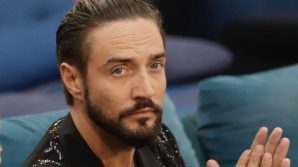GF Vip, Alex Belli su tutte le furie per la tavola sparecchiata