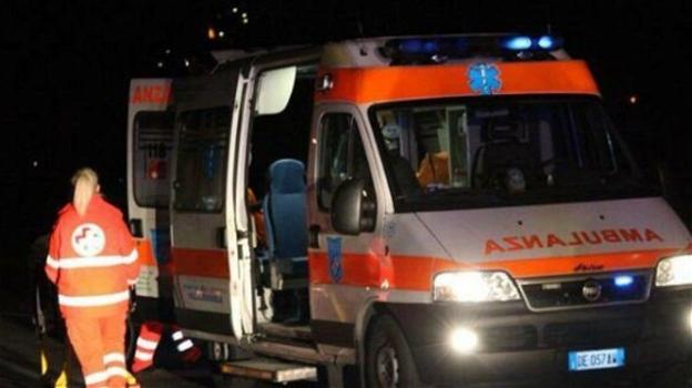 Lecce, auto si schianta contro un muretto: muore un giovanissimo