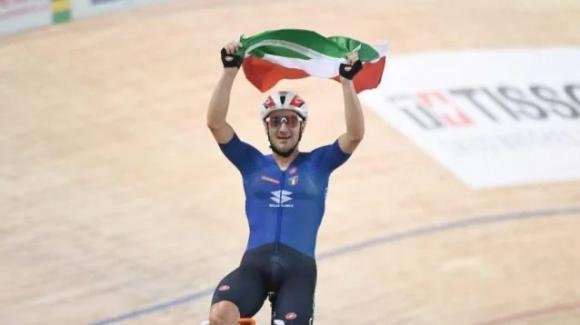 L’eroica impresa di Elia Viviani: medaglia d’oro ai Mondiali di ciclismo