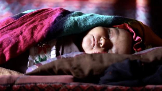 Afghanistan: famiglia disperata vende la figlia a 500 dollari per dare da mangiare ai figli