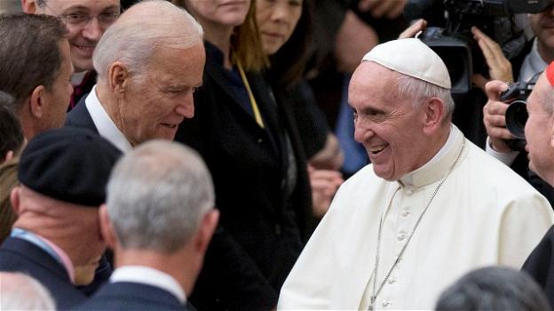 Vaticano annulla improvvisamente la trasmissione in diretta dell’incontro tra Biden e Papa Francesco