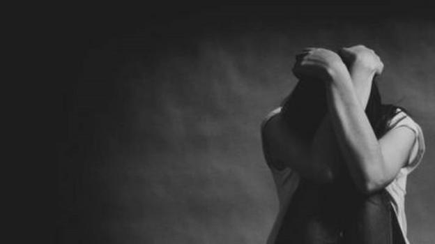 UK: l’Università le dice per errore che è bocciata agli esami, 21enne si suicida