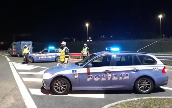 Italia, sfrecciavano sulla corsia di emergenza delle autostrade: ritirate 76 patenti