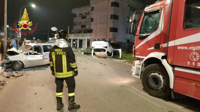 Caserta, Incidente Stradale: 2 Feriti Nello Scontro Tra Due Auto