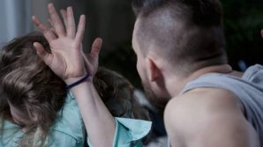 Ercolano, picchia la madre per 10 euro e la minaccia di morte: arrestato 31enne