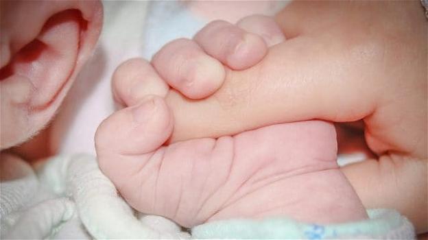 Roma: bimba di tre anni muore nel suo lettino, aveva le convulsioni