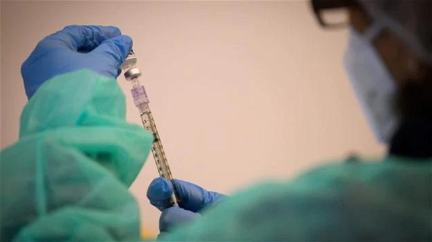 Como, dottoressa denunciata: fingeva di vaccinare i pazienti contro il Covid