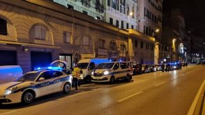 Genova, va in giro di notte ubriaco con una bimba di 5 anni