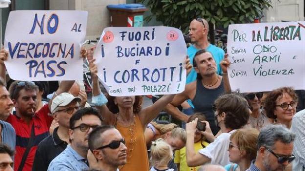 Italia, stretta sulle manifestazioni dei No-Vax e dei No Green-Pass