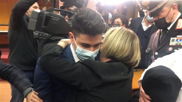 Torino, uccise il padre violento per difendere la madre a Collegno: assolto Alex Pompa