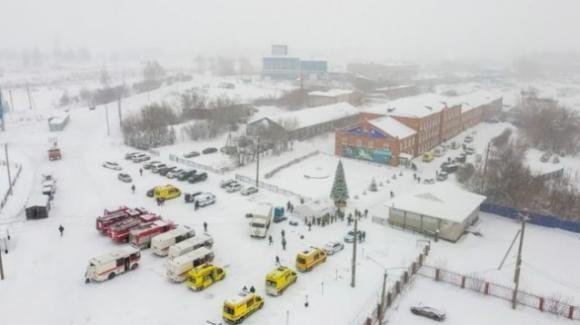 Russia, 52 persone sono morte in una miniera siberiana: intrappolati sotto terra