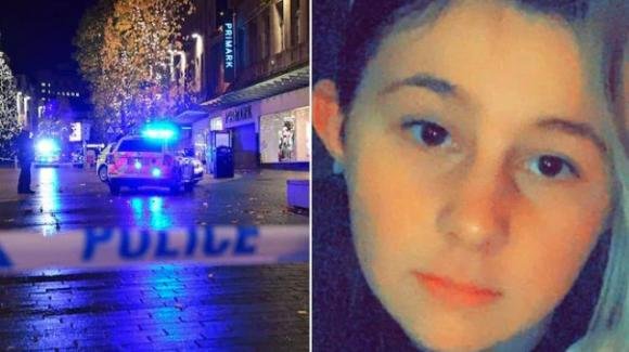 Liverpool, Ava viene uccisa a coltellate durante una rissa: stava guardando le luci natalizie