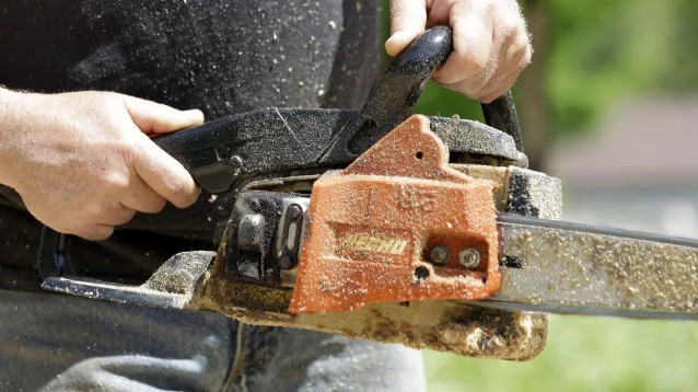 Sonnino 28enne Ubriaco Tenta Di Uccidere I Genitori Con Una Motosega 