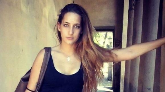La mamma di Elena Aubry, morta nel 2018: "Violata la memoria di mia figlia su Facebook"