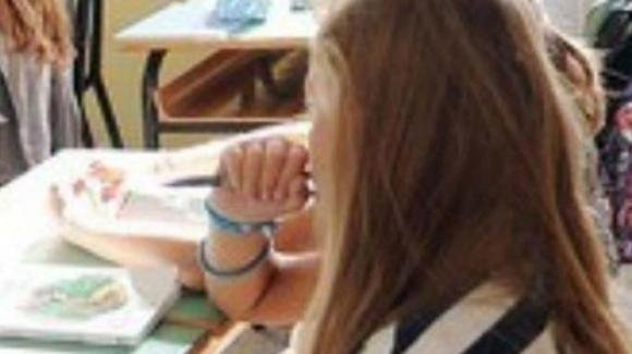 Bari, ragazzina 13enne accusa un malore in classe: i medici scoprono che è incinta