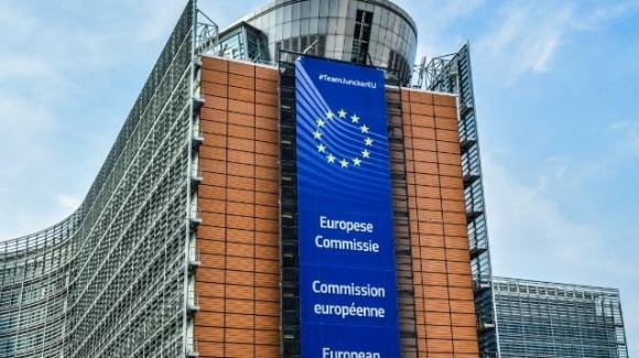 UE, un documento interno vieta ai dipendenti di nominare le parole "Natale" e "Maria"