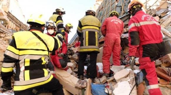 Provenza, esplosione provoca crollo di un edificio: sono in corso le ricerche dei dispersi