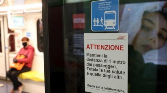 Milano, 82enne aggredito in metro: aveva chiesto a 2 ragazzi di indossare la mascherina