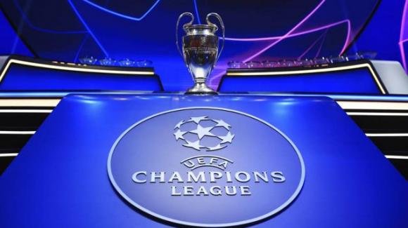 Champions League, caos nei sorteggi: al secondo tentativo l’Inter pesca il Liverpool, la Juve il Villareal