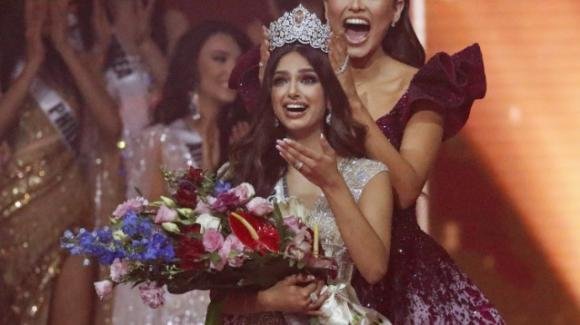 Miss Universo 2021: trionfa Miss India Harnaaz Sandhu