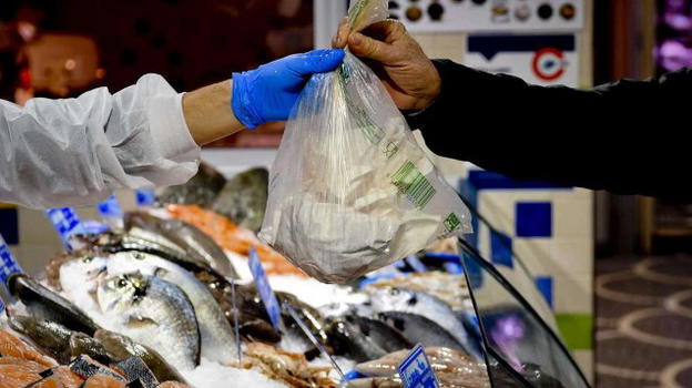 Arezzo, la polizia fa una colletta per aiutare un ladro