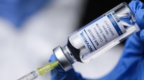 Covid-19, l’Ema ha approvato il vaccino anti Covid proteico prodotto da Novavax