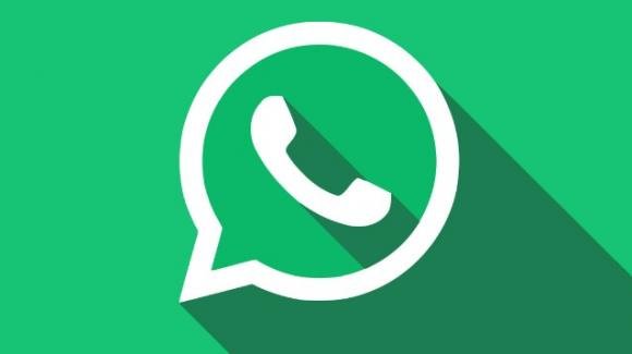 WhatsApp: phishing bloccato, emoji animate per i cuori colorati in sviluppo