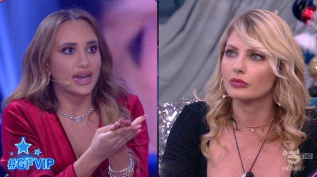 GF Vip, Clarissa Selassiè attacca Manila che scoppia in lacrime: "Sei la più falsa di tutte le edizioni"