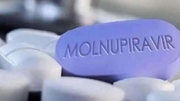 Covid-19, approvati due farmaci antivirali dall’Aifa: sono il molnupiravir e il remdesivir