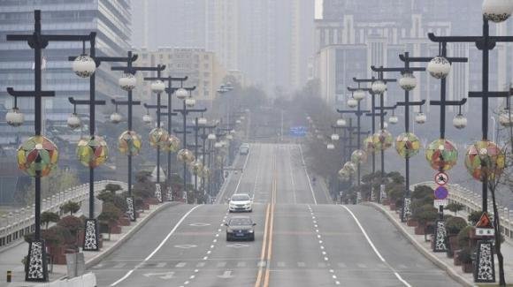 Cina, torna il lockdown totale in alcune città: a Xi’an gli abitanti riccorono al baratto