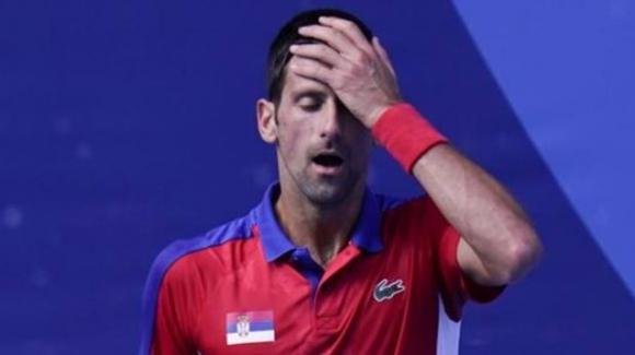 Australia, Novak Djokovic rimandato a casa: non parteciperà agli Open
