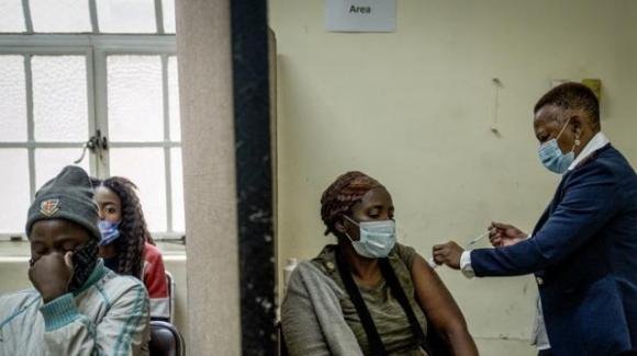 Sudafrica, con poche vaccinazioni superato il picco pandemico: pochi i morti