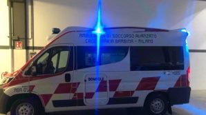 Milano, 18enne si accascia e perde i sensi mentre gioca in oratorio: morto in ospedale