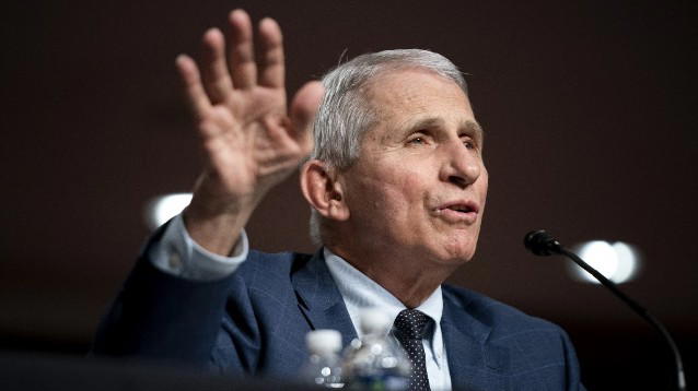 USA, Anthony Fauci sentito al Congresso: lo accusano di aver mentito sull’origine del Covid-19