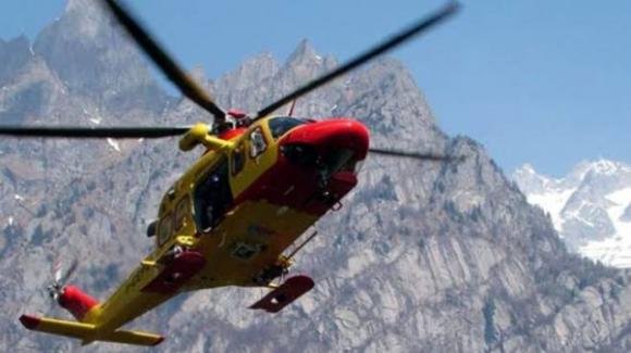 Tragedia sulle Alpi francesi: sciatore 40enne travolge e uccide bambina di 5 anni che faceva lezione