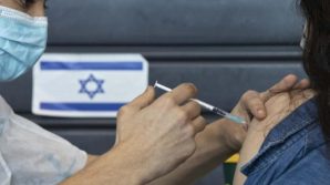 Covid-19, studio israeliano rivela che la quarta dose sarebbe poco efficace contro la variante Omicron