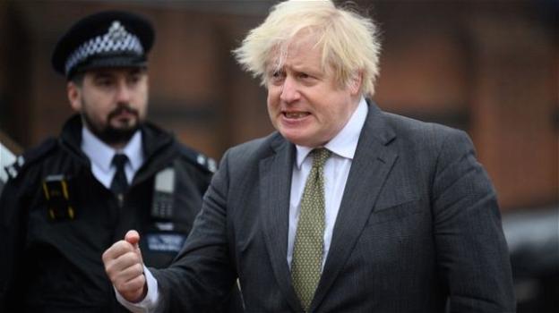 Gran Bretagna, Boris Johnson annuncia l’eliminazione del Green Pass dal 27 gennaio
