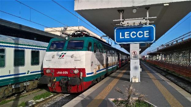 Lecce, muore improvvisamente mentre si trova sulla banchina della stazione ferroviaria