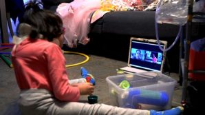 Milano, una famiglia intera vive in lockdown volontario da oltre un mese