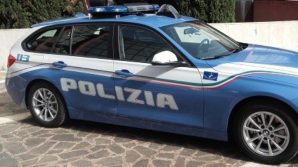 Venezia, la figlia è in smart working perchè non vaccinata: la madre la prende a martellate