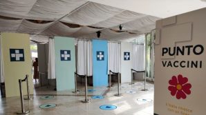 Palermo, giovane volontario di un hub vaccinale aggredito da una baby gang