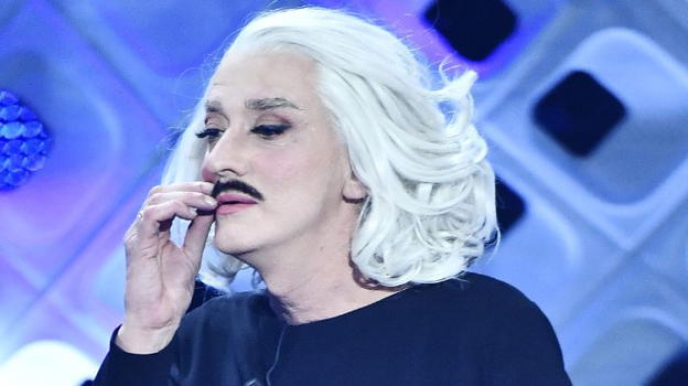 Festival di Sanremo, lo show di Drusilla Foer e la presunta bestemmia