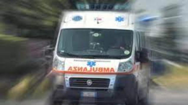 Salerno, donna trovata senza vita in casa: era deceduta da 15 giorni