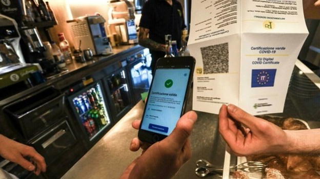 Covid-19 e Super Green Pass, parlamentari del Movimento 5 Stelle ne chiedono l’abolizione