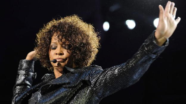 La scomparsa di Whitney Houston, dieci anni fa