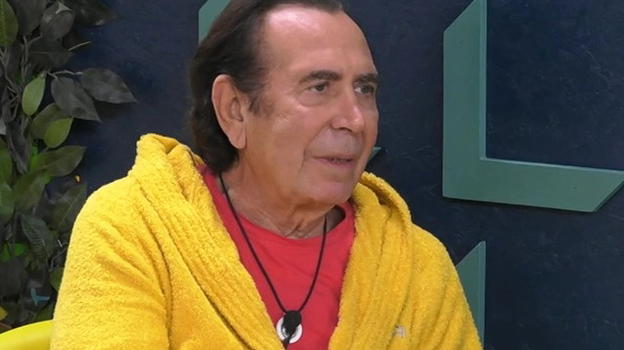 GF Vip 6, Giucas Casella vuole fare la pipì in camera: la richiesta agli autori e la reazione schifata di Lulù