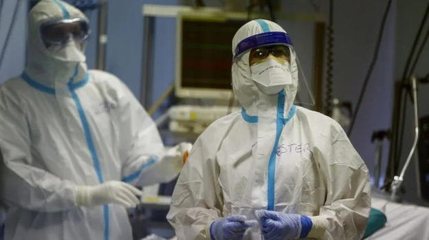 Report Iss: i no vax hanno un tasso di ricoveri in terapia intensiva 25 volte più alto