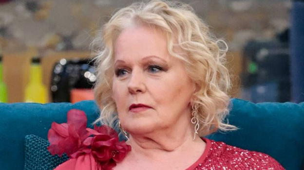 GF Vip, Katia Ricciarelli lascerà la casa per impegni lavorativi: gli indizi