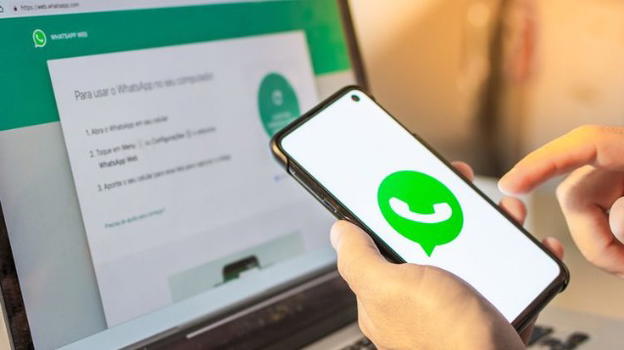 WhatsApp: avvistate cover photo per utenti Business, roll-out chiamate per Web e Desktop