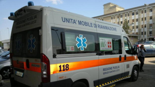 Lecce, positivo al Covid e in quarantena si dà fuoco in casa: è grave